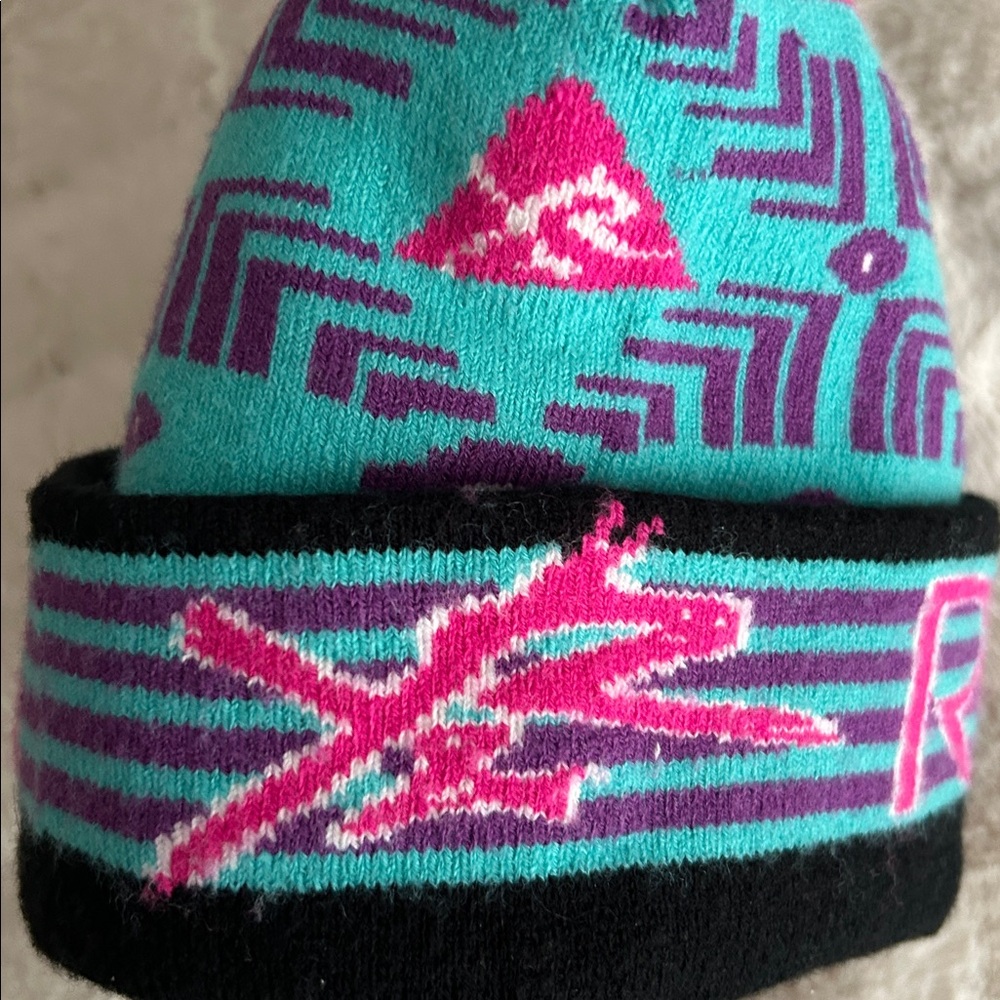 Ladies Winter Hat - Picture 4 of 6